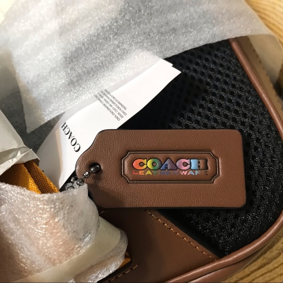 🌈❤️ Coach Track Pack In Rainbow Signature Canvas *Special Edition* - Picture 11 of 13